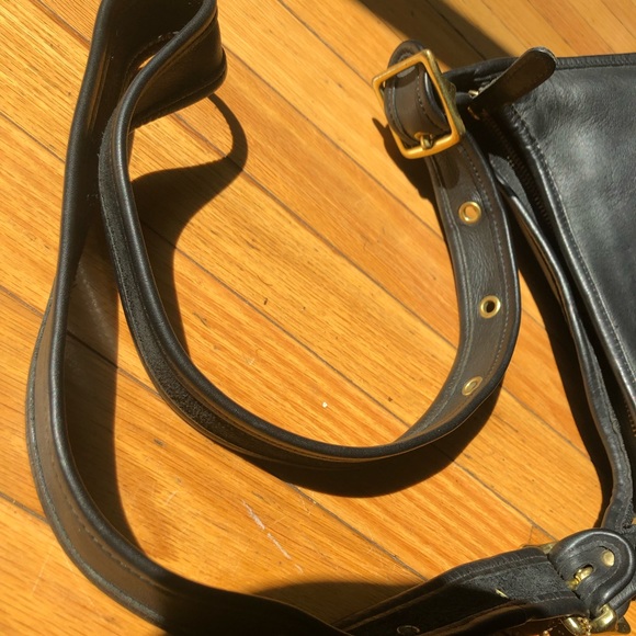 Coach full leather black crossbody - Picture 2 of 7